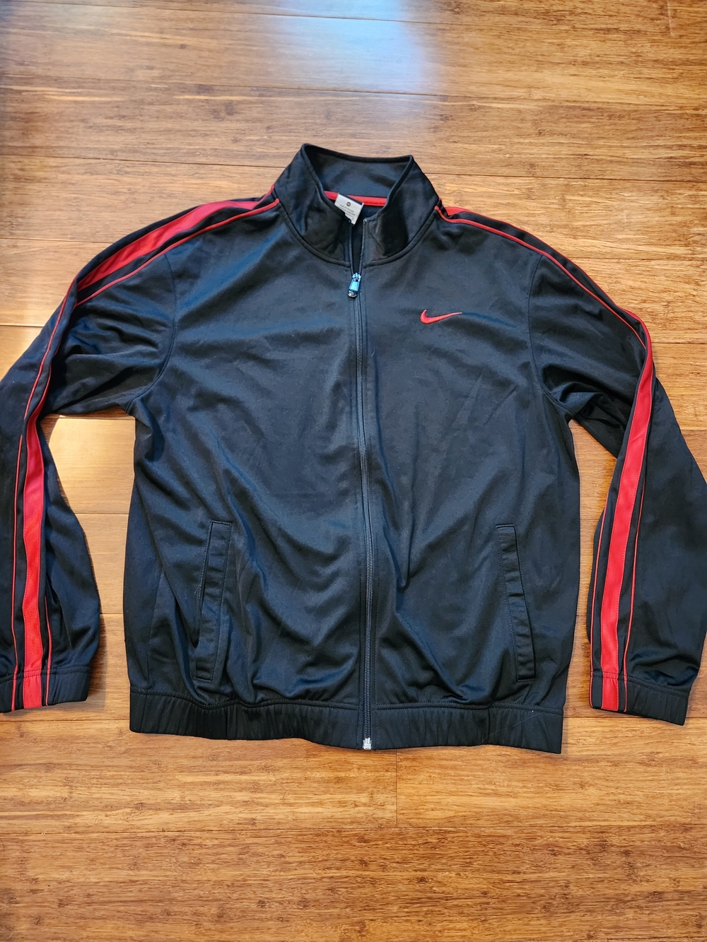 Nike Men’s Black & Red Track Jacket Lightweight Full Zip Polyester Coat, Medium